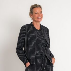 travel blazer krijtstreep zwart off white | amy 102