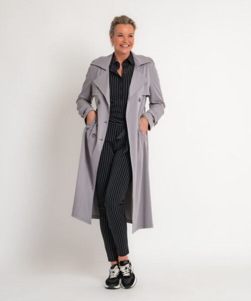 Travel trenchcoat lichtgrijs | Amy 328 | Studio Lienne