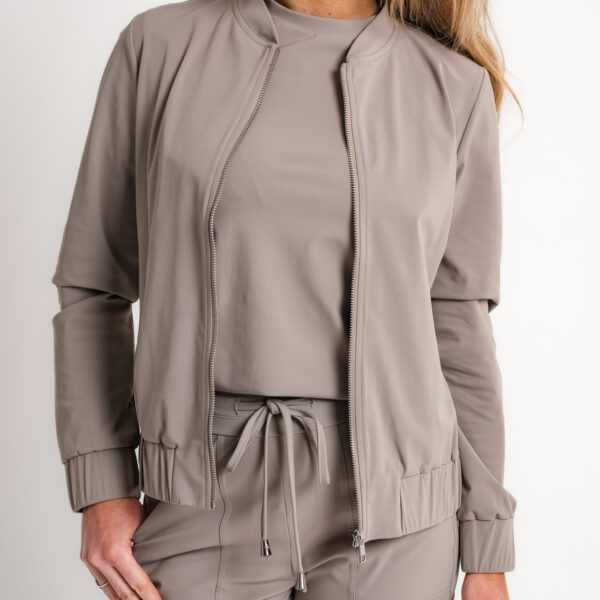 travel top taupe | amy 533