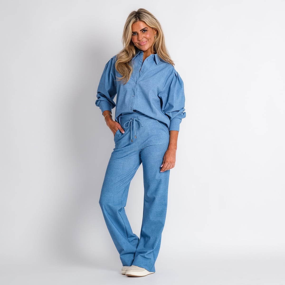 travel blouse met korte mouw light denim look | amy 270