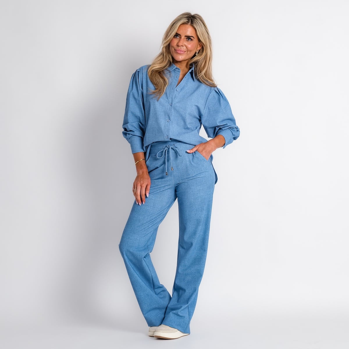 travel blouse met korte mouw light denim look | amy 270