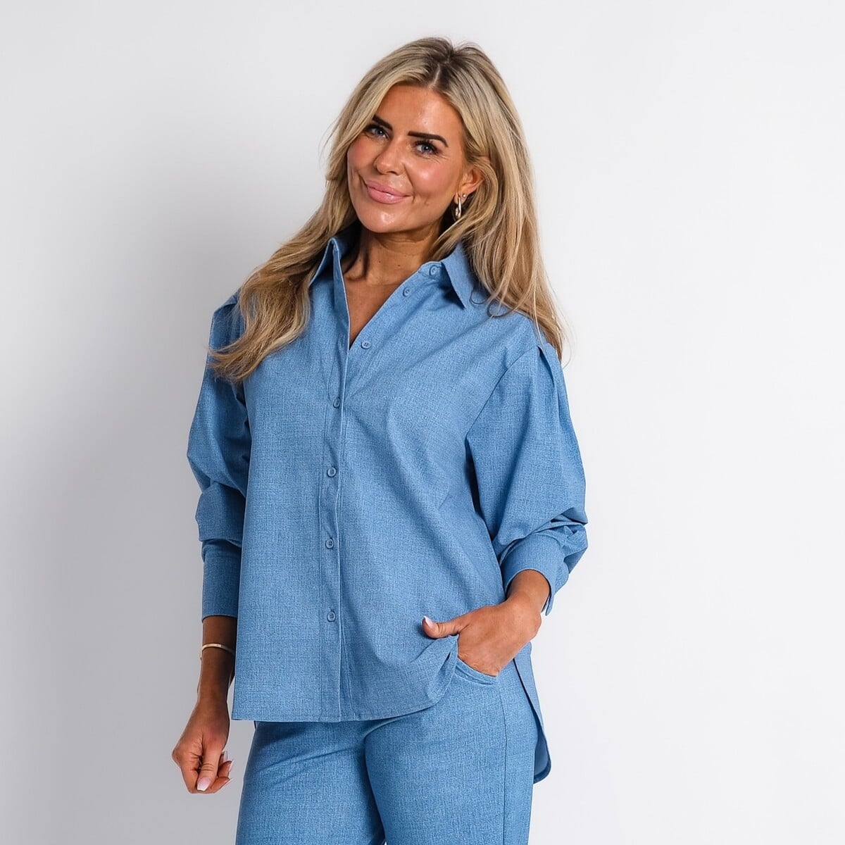 travel blouse met korte mouw light denim look | amy 270