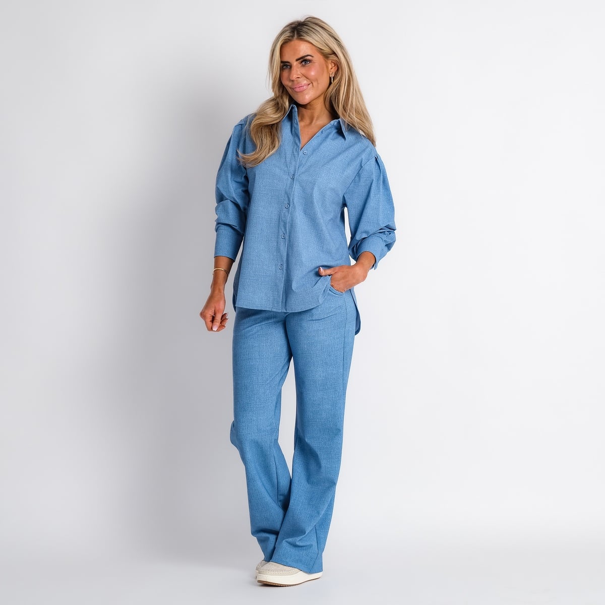 travel blouse met korte mouw light denim look | amy 270