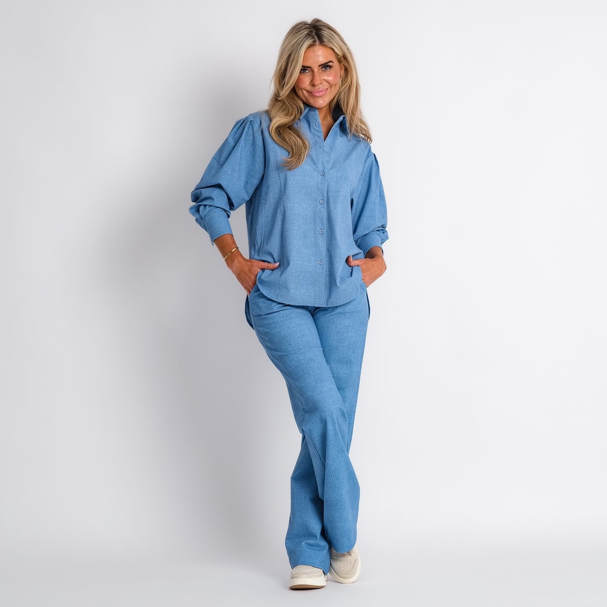 travel blouse met korte mouw light denim look | amy 270