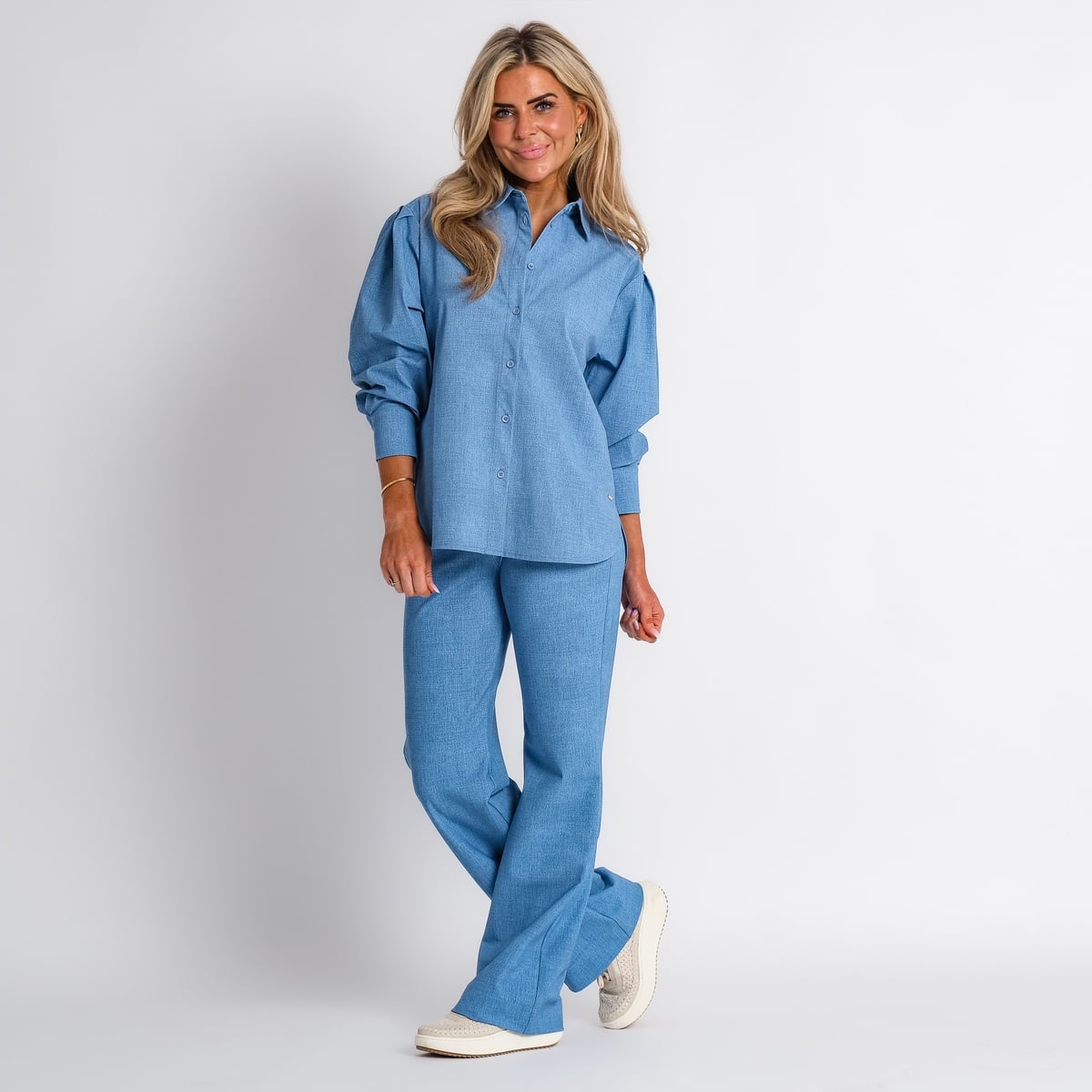 travel blouse met korte mouw light denim look | amy 270