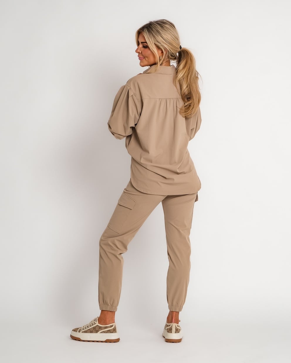travel t shirt square neck latte | amy 608