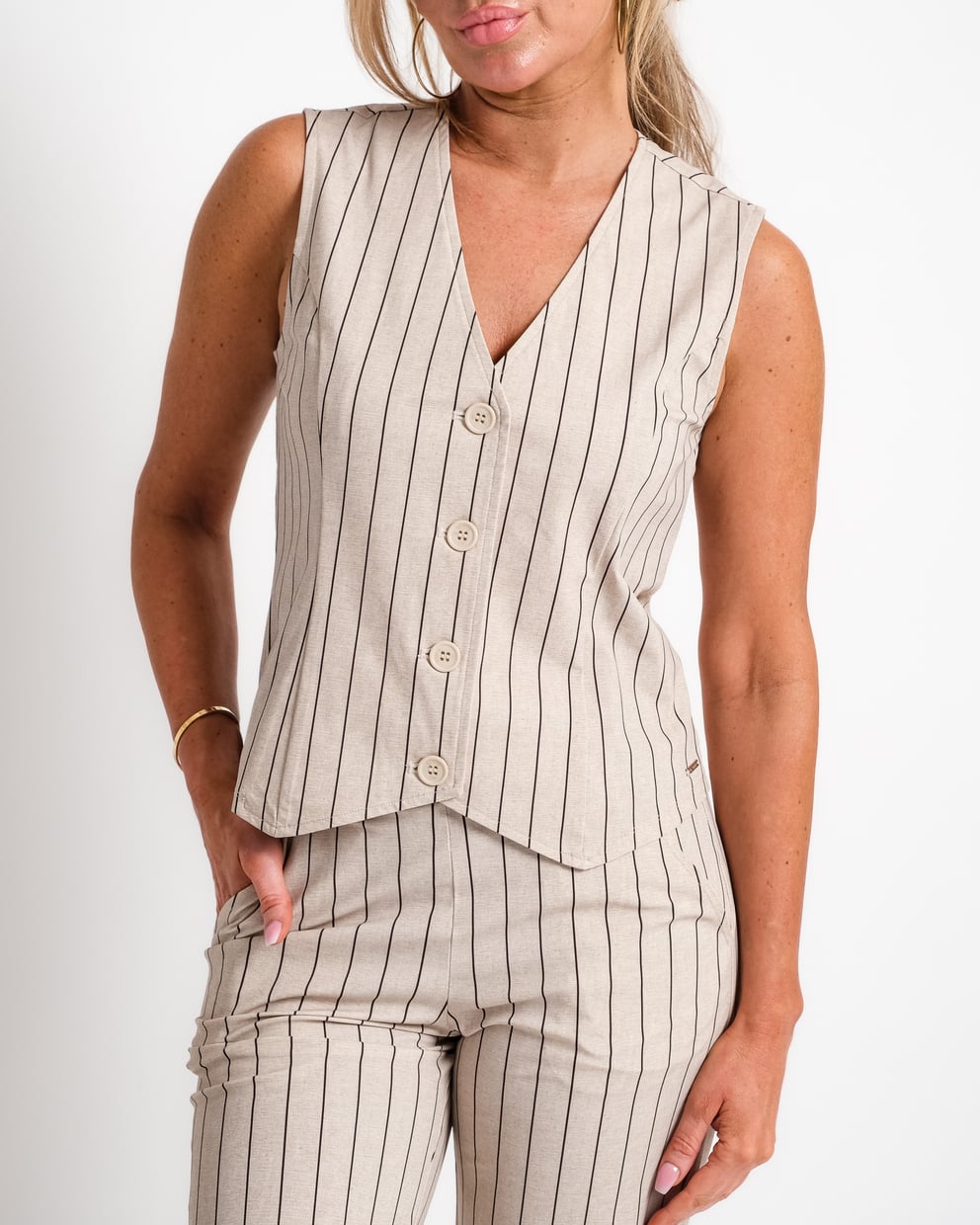travel gilet classic stripe print latte | amy 294
