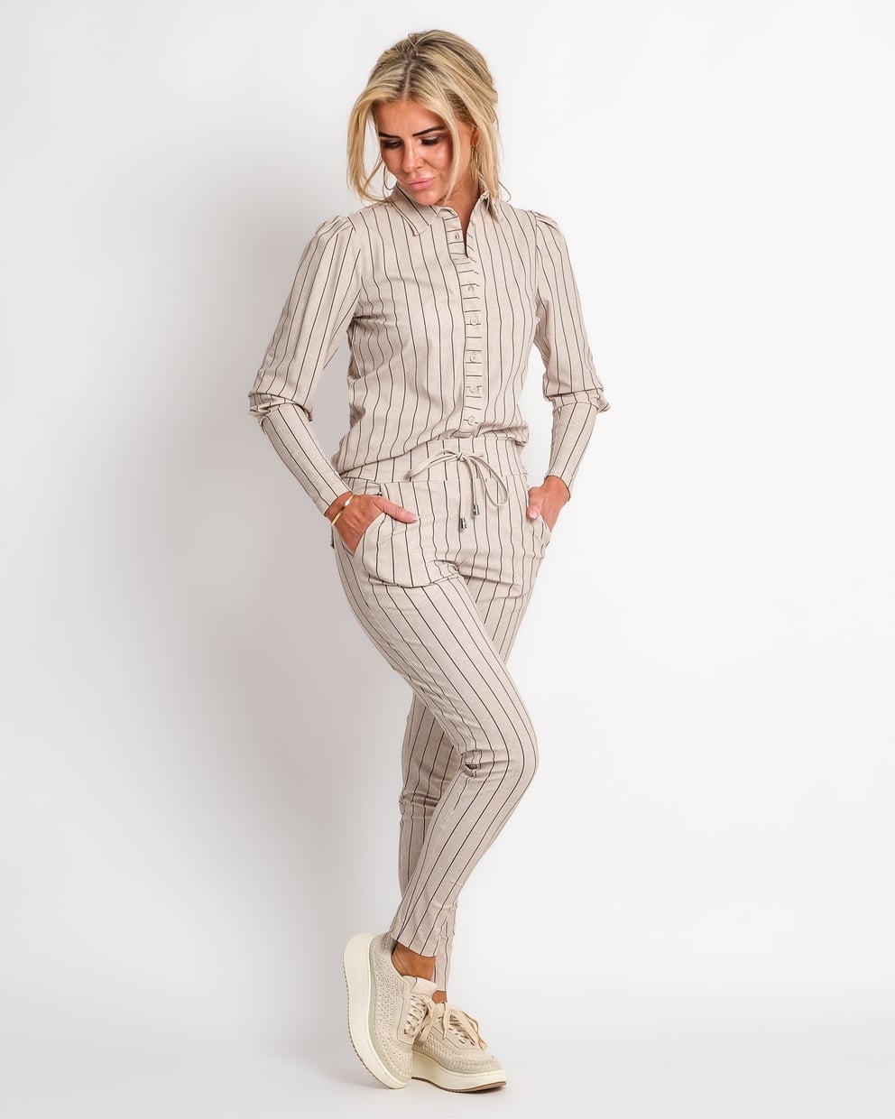 travel gilet classic stripe print latte | amy 294