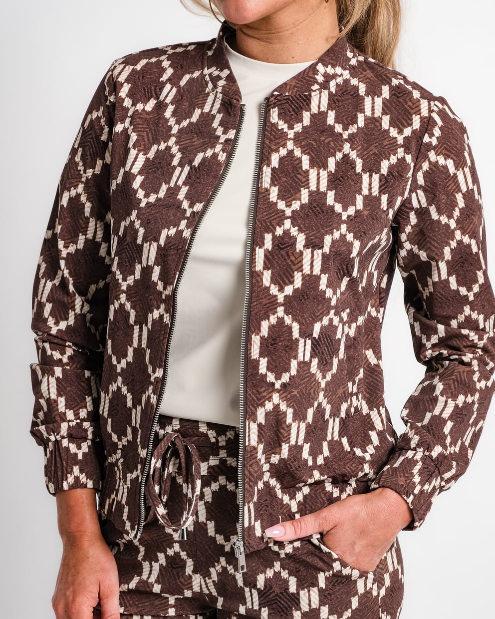 travel bomberjack ikat print espresso | amy 463