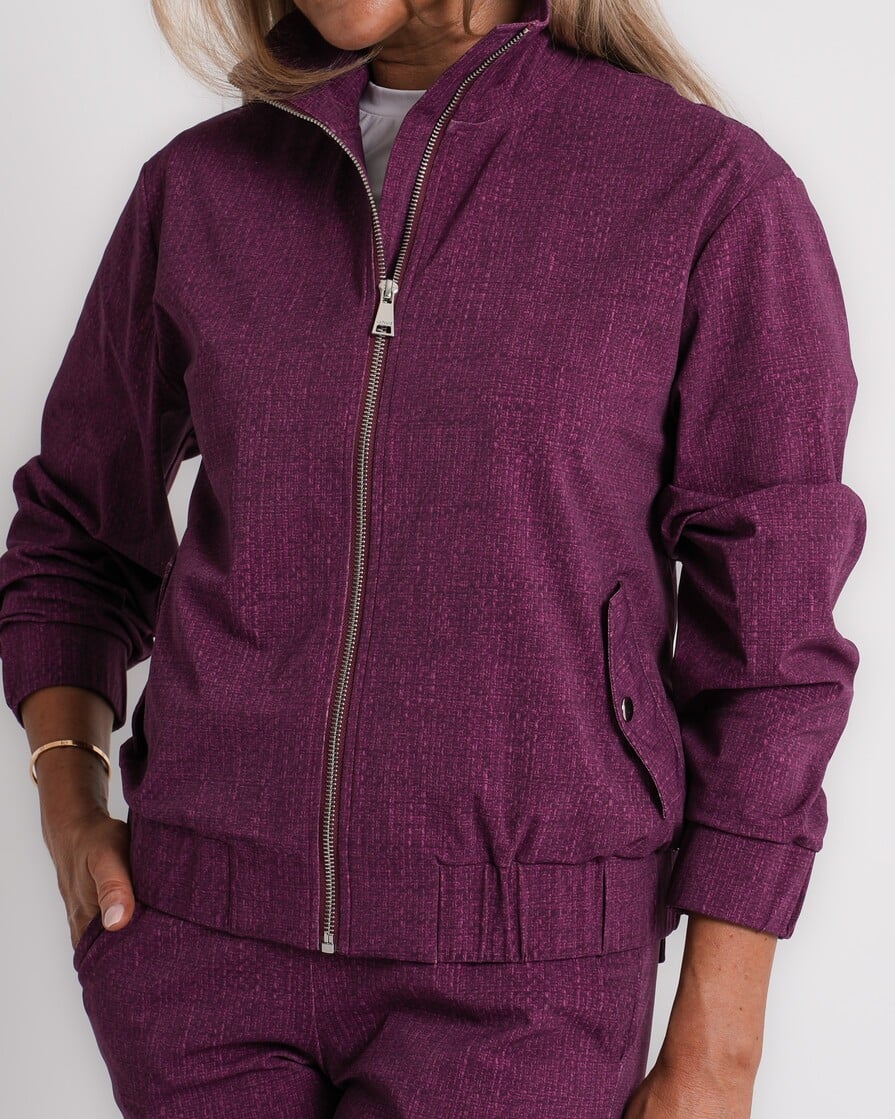 travel trousers slit hem structure print magenta purple | amy 870