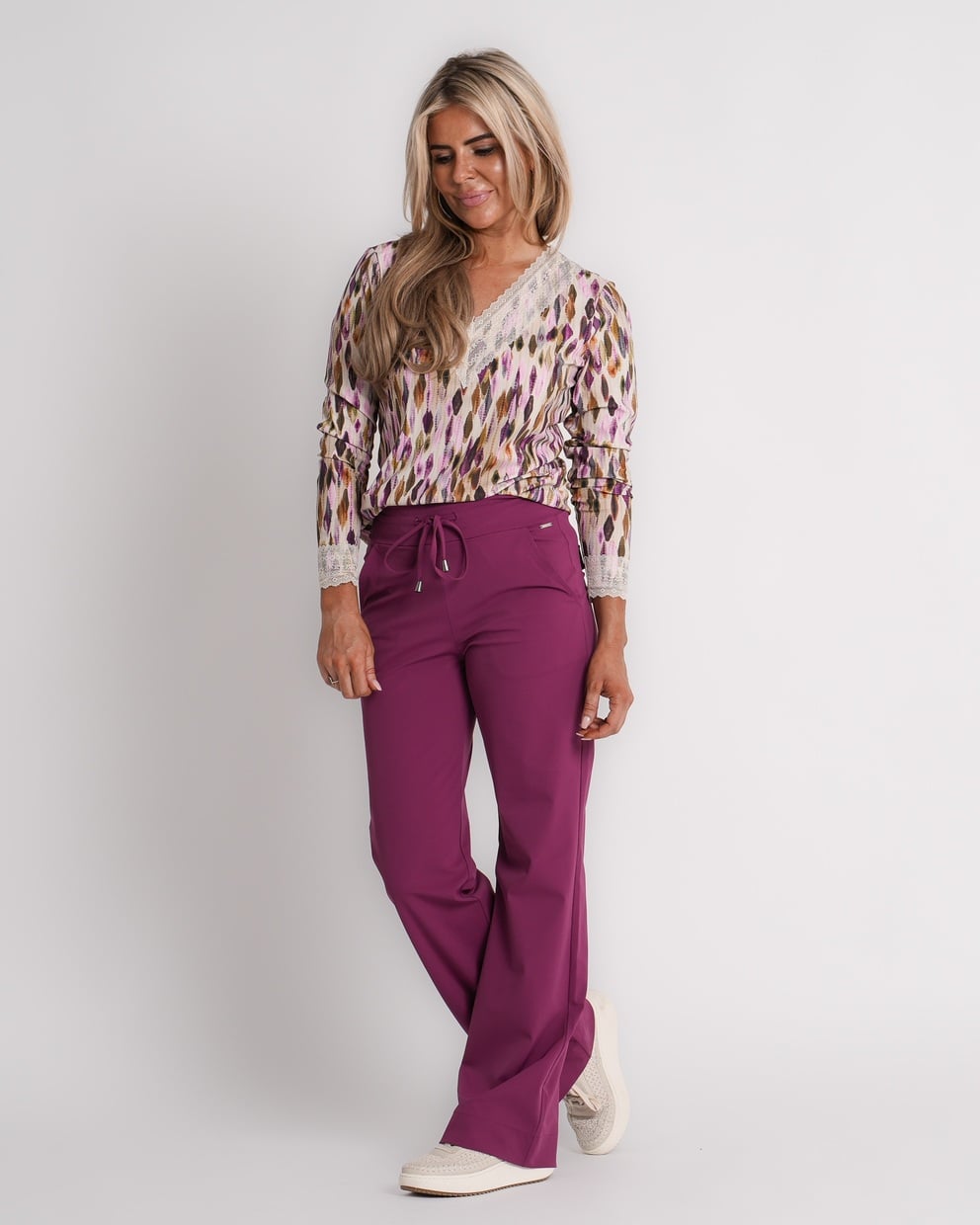 travel trousers slit hem structure print magenta purple | amy 870