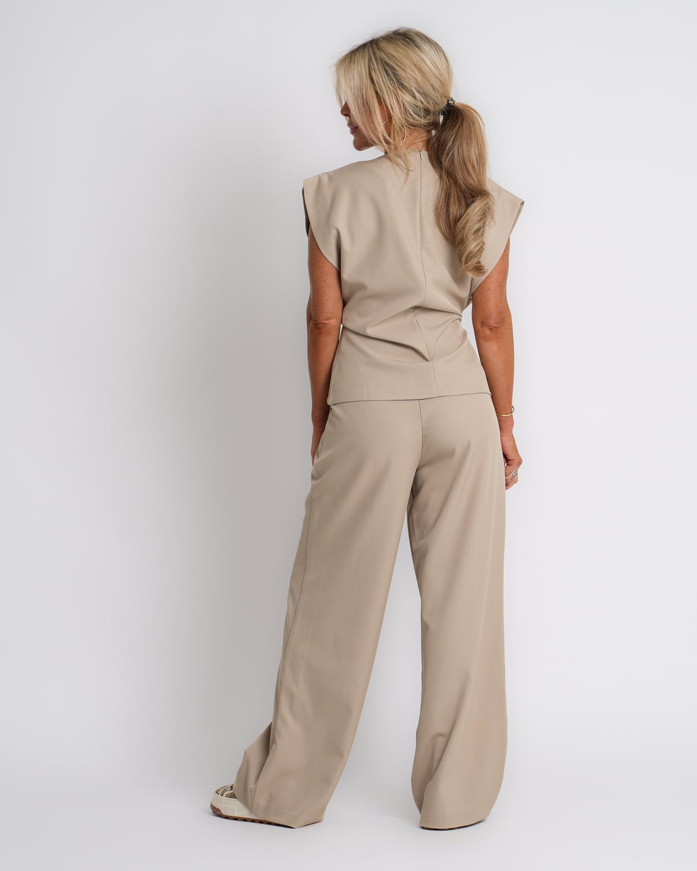 ambika gilet beige