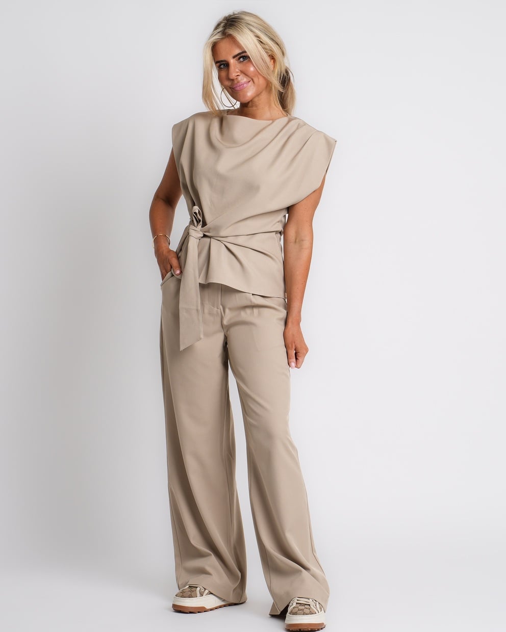 ambika gilet beige