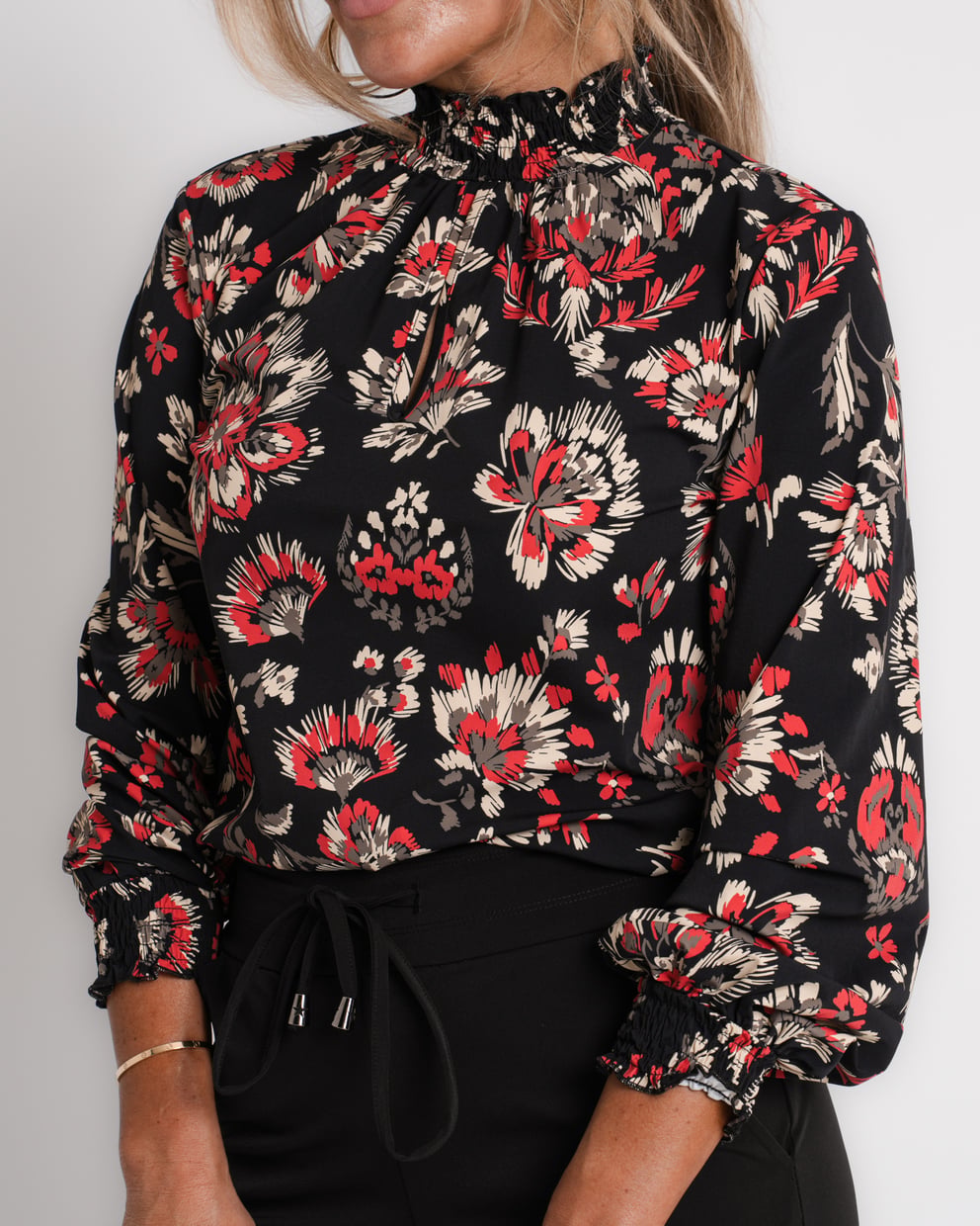 travel top met strik zwart | amy 898