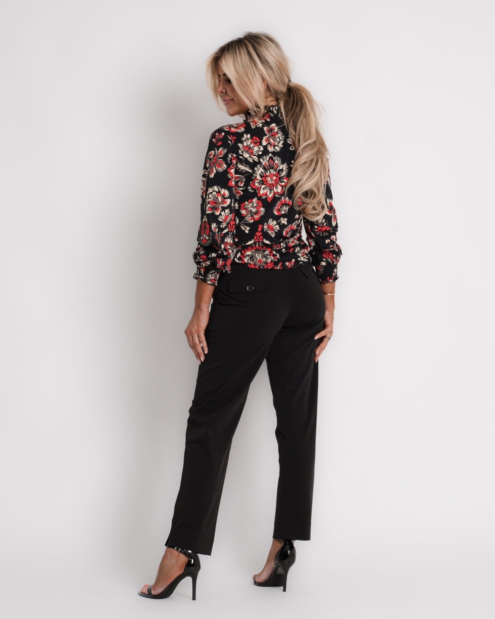travel top met strik zwart | amy 898