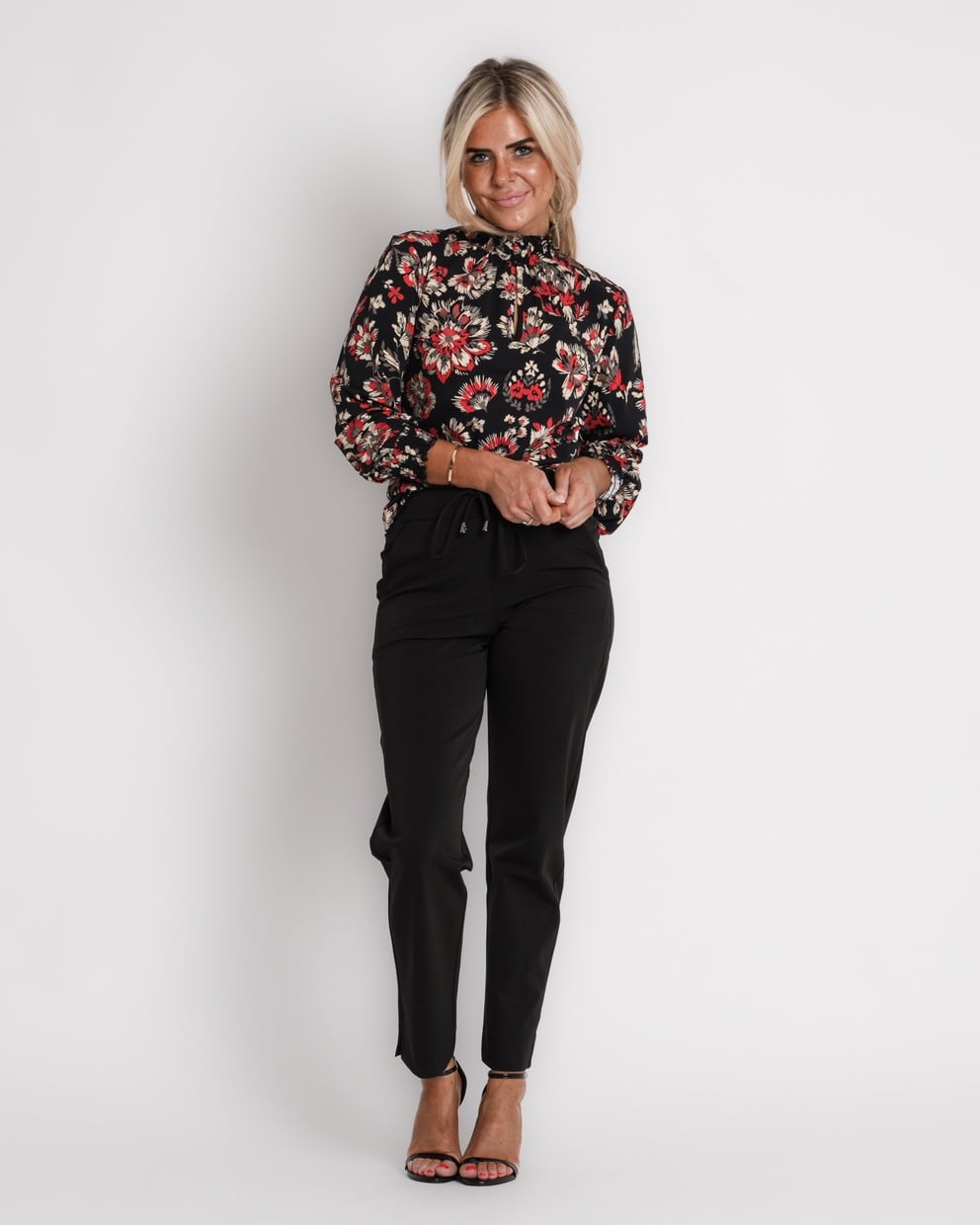 travel top met strik zwart | amy 898