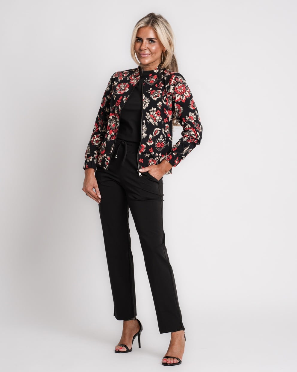 travel top met strik zwart | amy 898