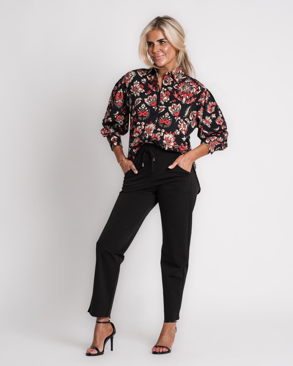 travel top met strik zwart | amy 898