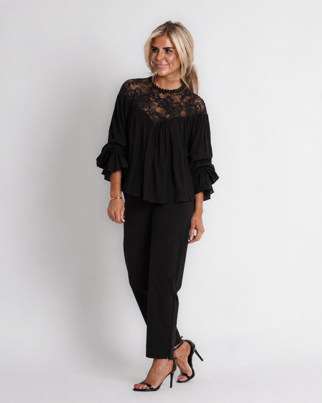 top met kant zwart | romee