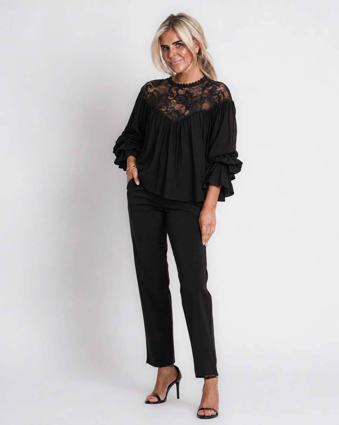 top met kant zwart | romee